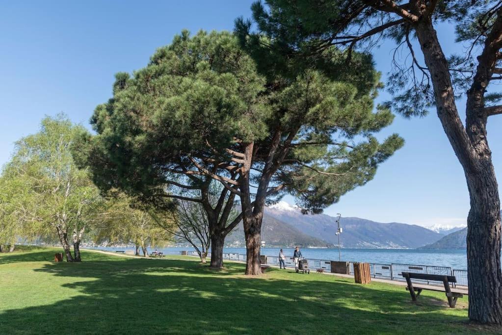 Experience A Cozy Retreat By The Lake With Mirko & Giada Germignaga Exterior photo